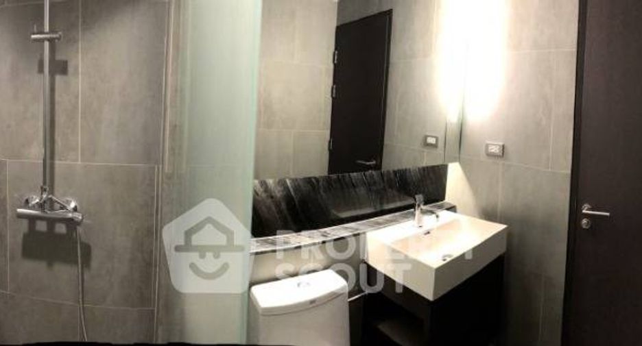 À vendre 1 chambre condo à Khlong Toei, Bangkok