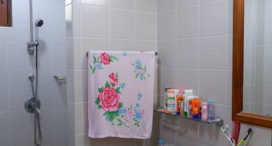 For sale 4 bedrooms house in Huay Yai, Pattaya
