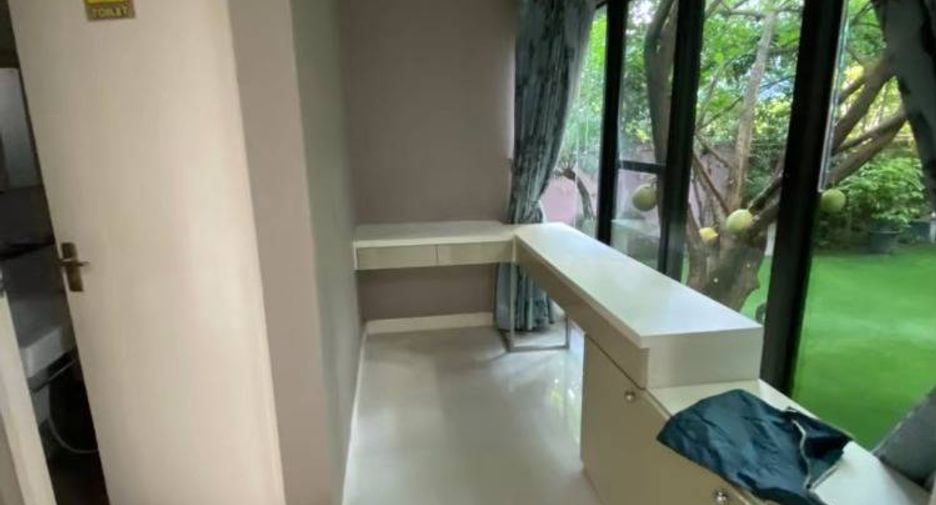 For sale 4 bedrooms house in Bang Kapi, Bangkok