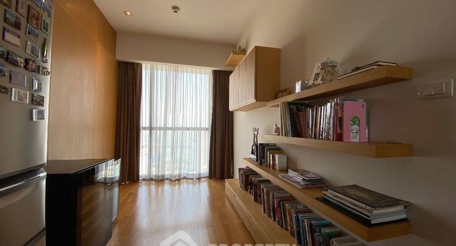 For sale 2 bedrooms condo in Yan Nawa, Bangkok