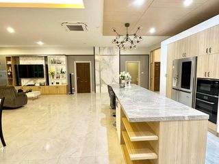 Villa zur Miete und zum Kauf mit 6 Zimmer in Bang Lamung, Chonburi