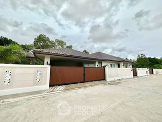 Villa zur Miete und zum Kauf mit 6 Zimmer in Bang Lamung, Chonburi