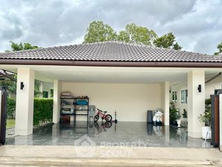 Villa zur Miete und zum Kauf mit 6 Zimmer in Bang Lamung, Chonburi