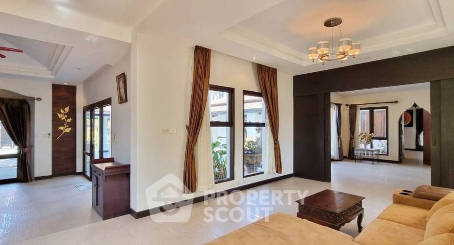 For sale 6 bedrooms villa in East Pattaya, Pattaya