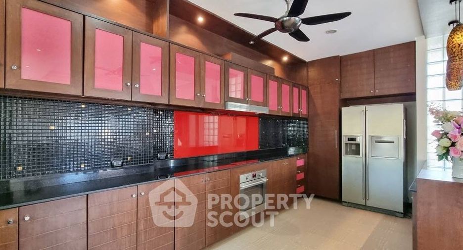 For sale 6 bedrooms villa in East Pattaya, Pattaya