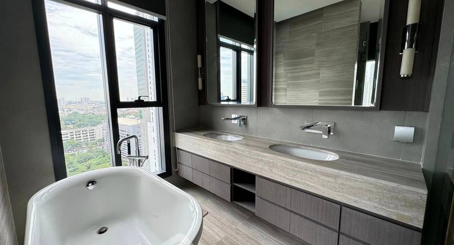 For sale 2 bedrooms condo in Sathon, Bangkok