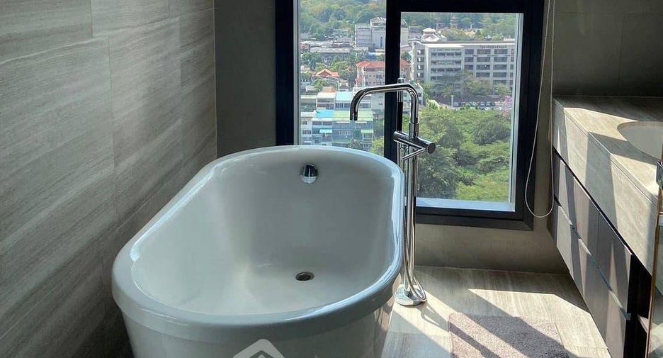 For sale 2 bedrooms condo in Sathon, Bangkok
