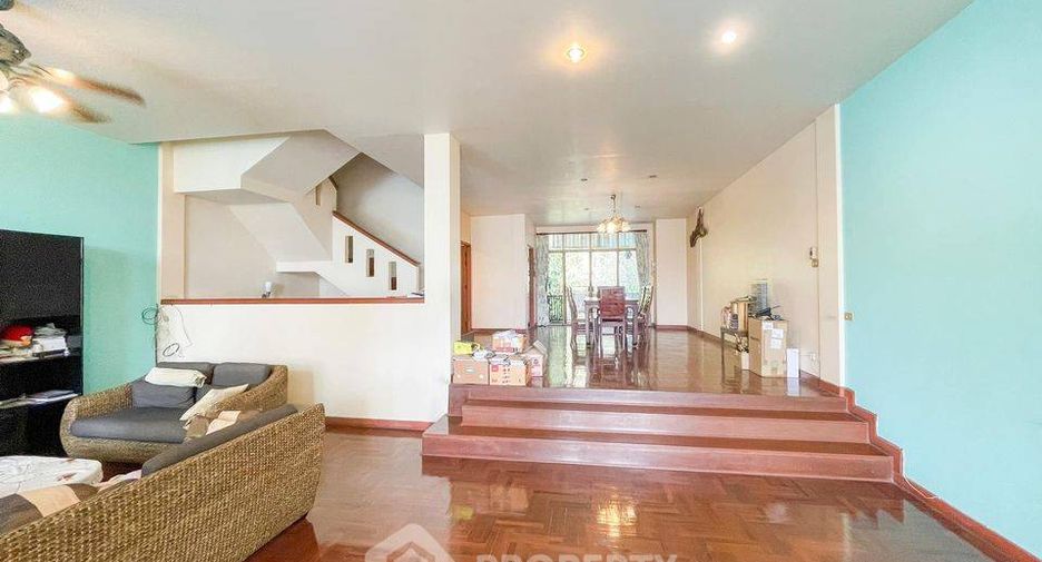 For sale 5 ベッドルーム house in Pratumnak, Pattaya