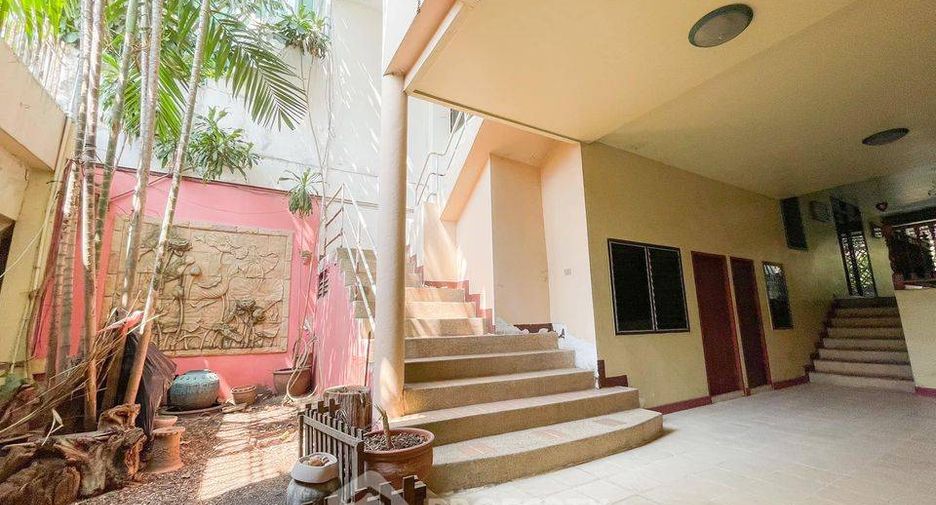 For sale 5 ベッドルーム house in Pratumnak, Pattaya