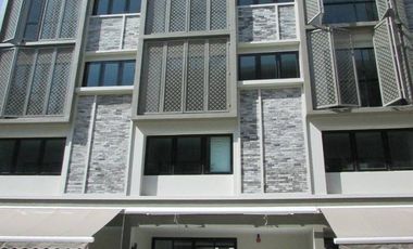 For sale 3 bedrooms townhouse in Yan Nawa, Bangkok