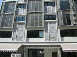 For sale 3 bedrooms townhouse in Yan Nawa, Bangkok