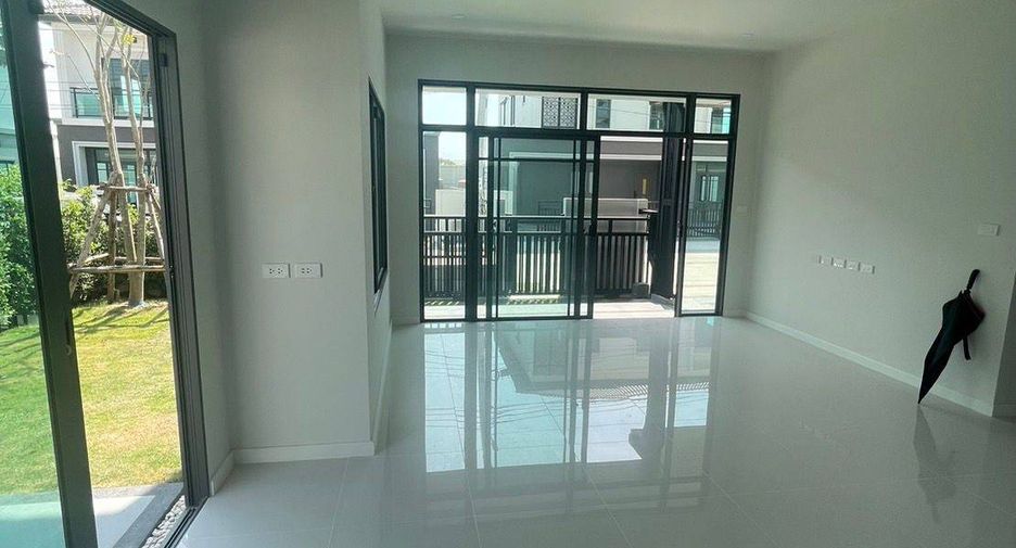 For sale 4 bedrooms house in Saphan Sung, Bangkok