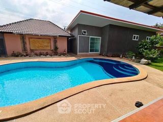 For sale 3 bedrooms villa in Bang Lamung, Chonburi