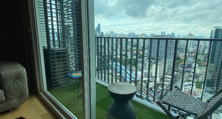 For sale 2 bedrooms condo in Khlong Toei, Bangkok