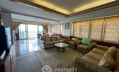 For sale 3 bedrooms condo in Na Jomtien, Pattaya