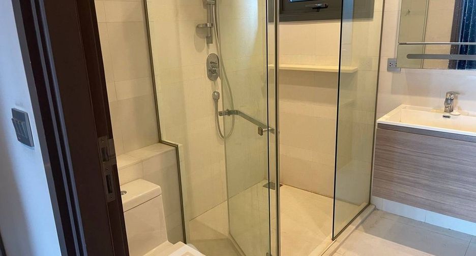 For sale 1 bed condo in Khlong Toei, Bangkok
