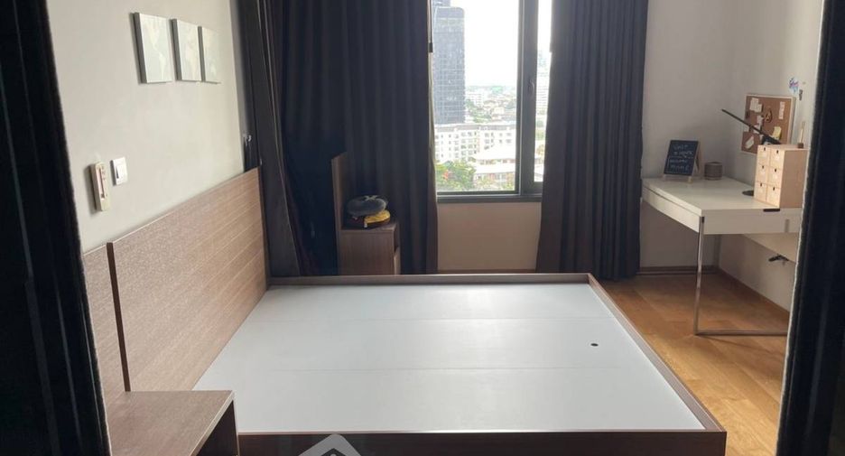 For sale 1 bed condo in Khlong Toei, Bangkok