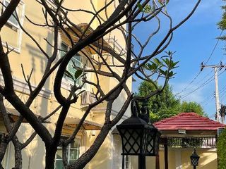 For sale 4 bedrooms townhouse in Phasi Charoen, Bangkok