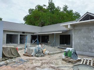 Villa zum Kauf mit 4 Zimmer in Bang Lamung, Chonburi