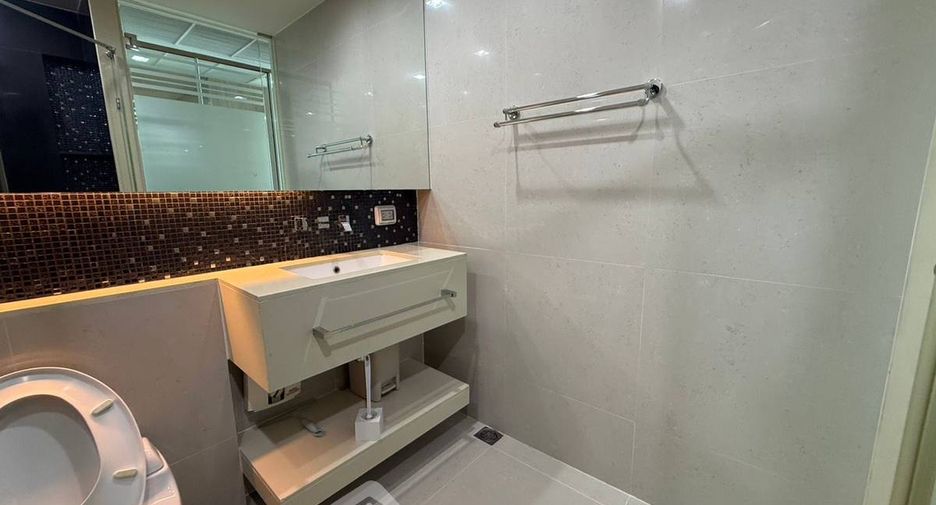 For sale 1 bed condo in Sathon, Bangkok