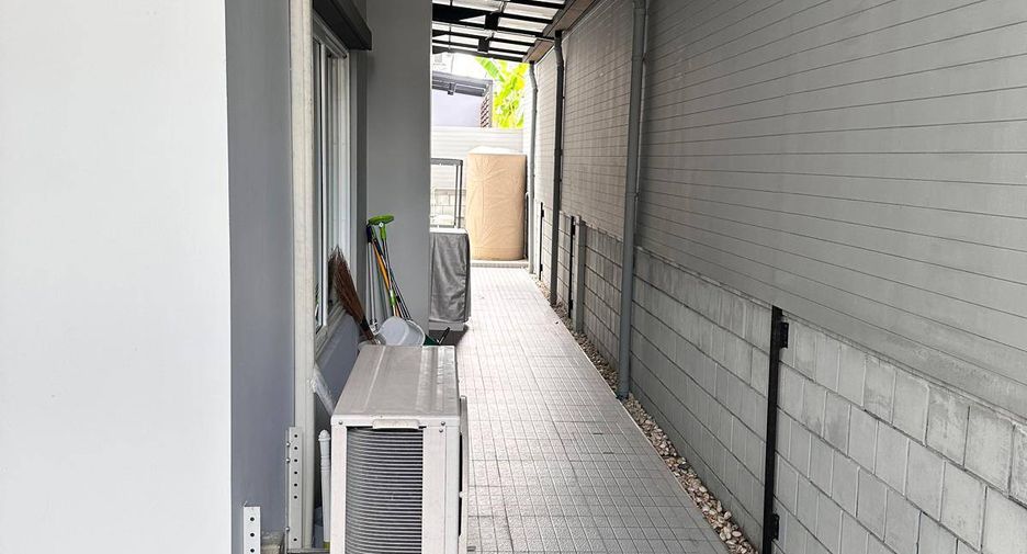 For sale 4 bedrooms house in Prawet, Bangkok