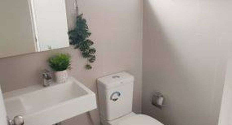 For sale 3 bedrooms condo in Yan Nawa, Bangkok