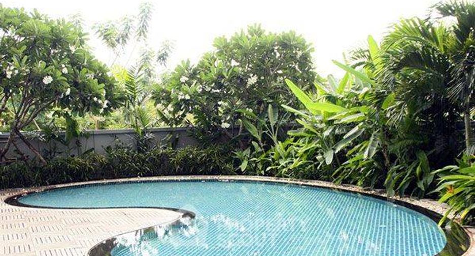 For sale 2 bedrooms condo in Yan Nawa, Bangkok