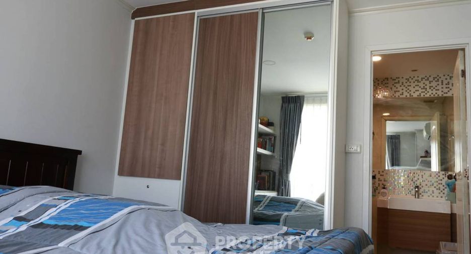 For sale 2 bedrooms condo in Pom Prap Sattru Phai, Bangkok