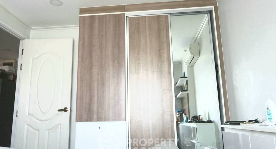 For sale 2 bedrooms condo in Pom Prap Sattru Phai, Bangkok