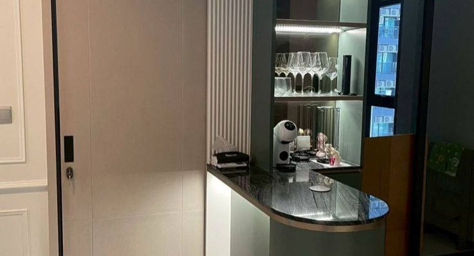 For sale 2 bedrooms condo in Huai Khwang, Bangkok