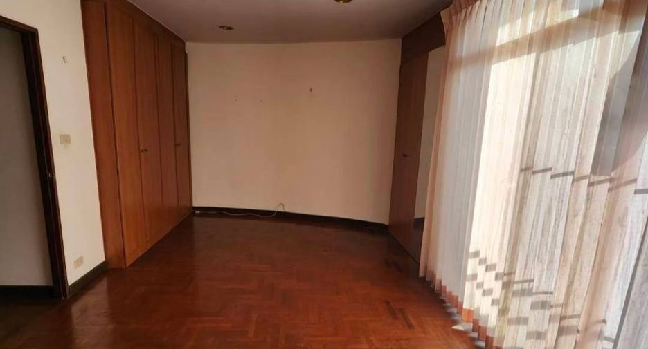 For sale 4 bedrooms condo in Suan Luang, Bangkok