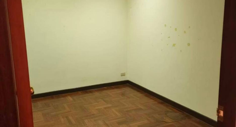 For sale 4 bedrooms condo in Suan Luang, Bangkok