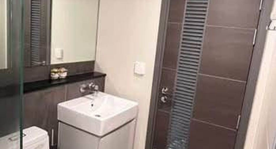 For sale 1 Beds condo in Bang Phlat, Bangkok