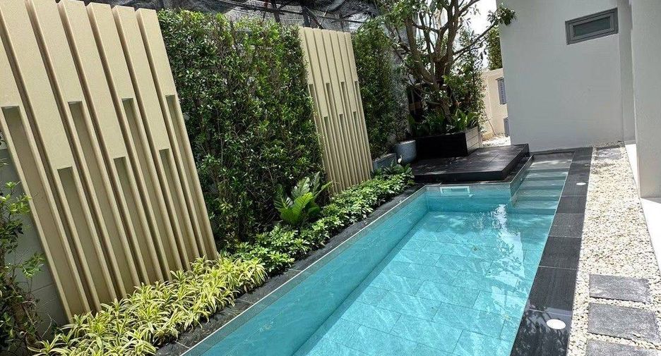 For sale 4 bedrooms house in Lat Krabang, Bangkok