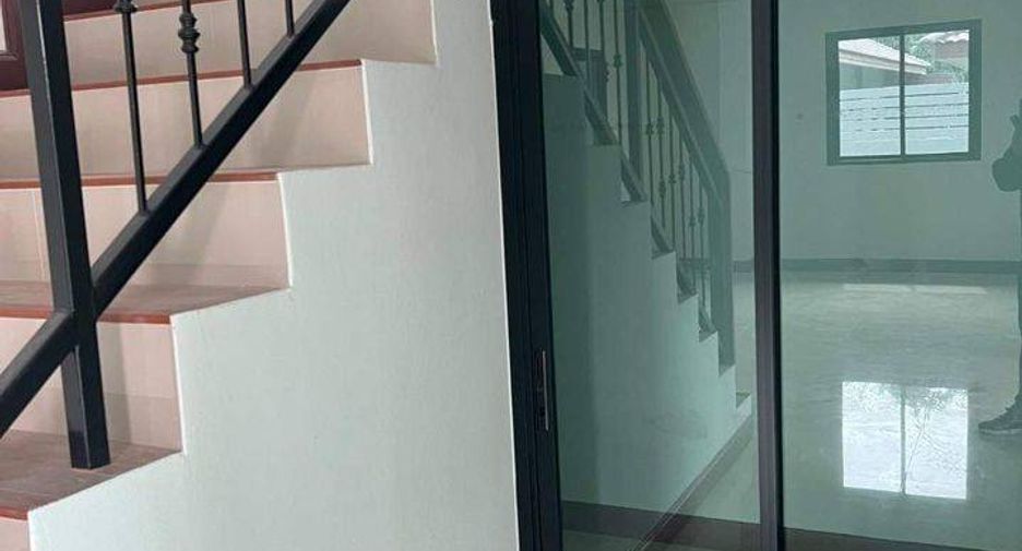 Casa en venta de 4 habitaciones en Si Racha, Chonburi
