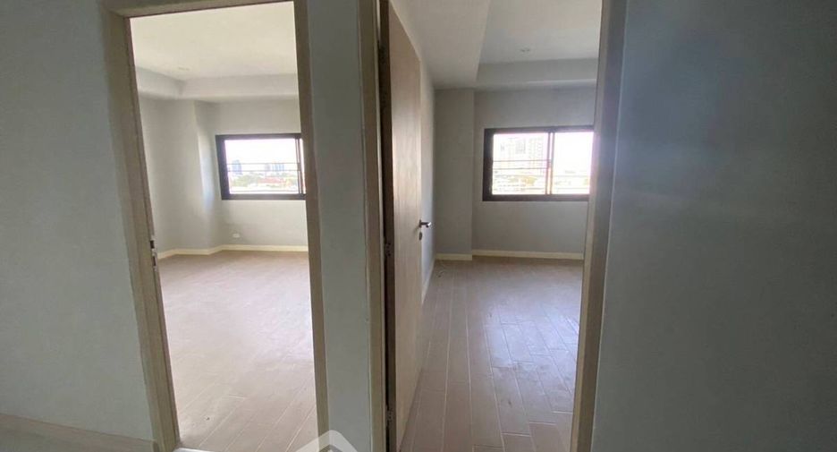 For sale 2 bedrooms condo in Bang Phlat, Bangkok