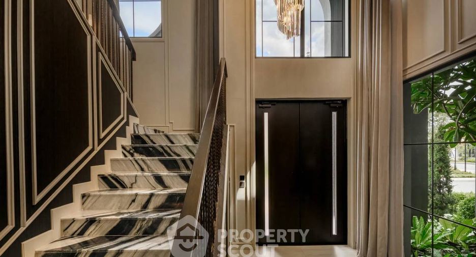 For sale 4 bedrooms house in Thawi Watthana, Bangkok