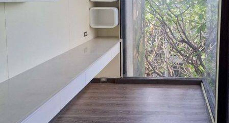 For sale 3 bedrooms condo in Watthana, Bangkok