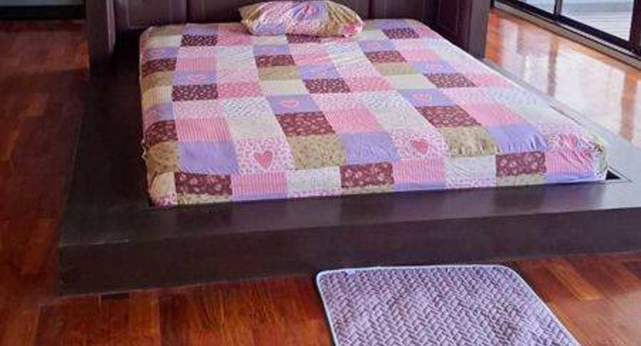 For sale 3 bedrooms condo in Watthana, Bangkok