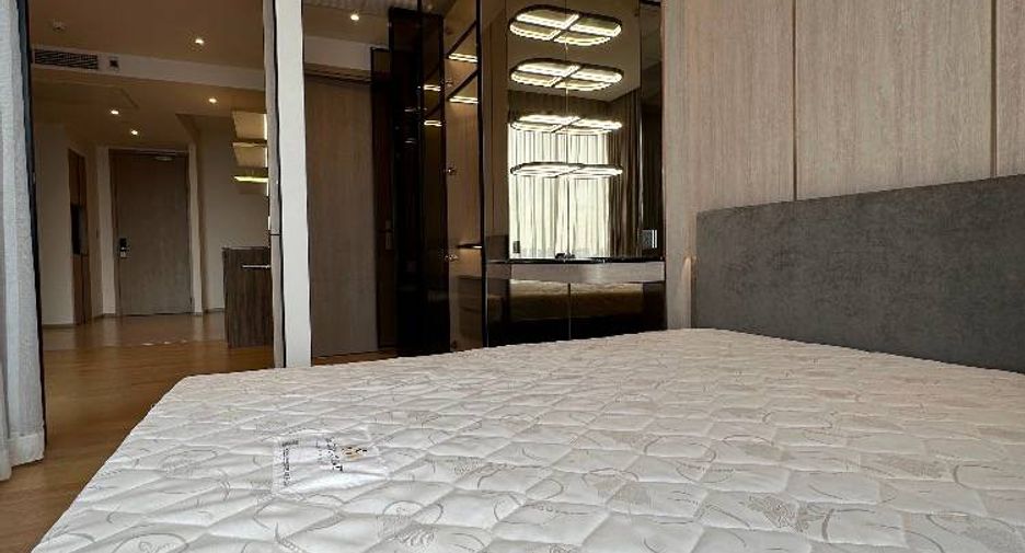 For sale 1 bed condo in Huai Khwang, Bangkok