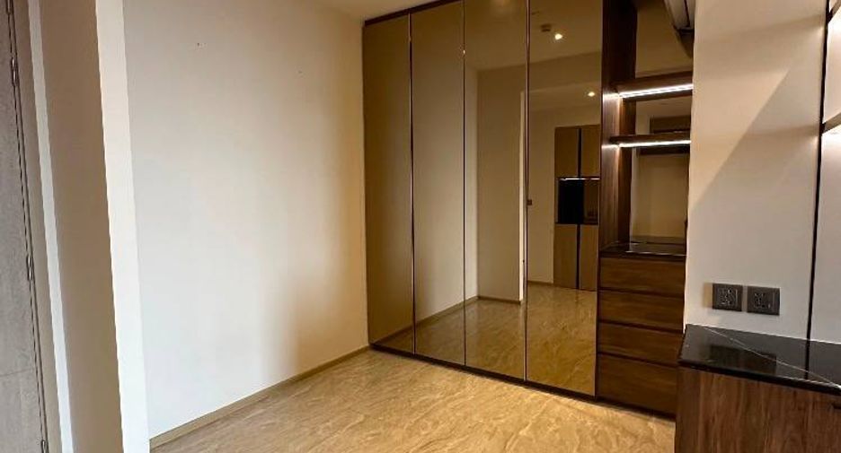 For sale 1 bed condo in Huai Khwang, Bangkok