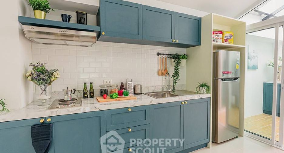 Casa adosada en venta de 3 habitaciones en Bang Khae, Bangkok