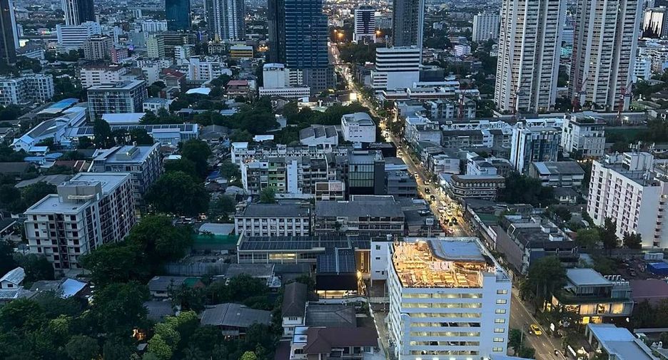 For sale 2 bedrooms condo in Watthana, Bangkok