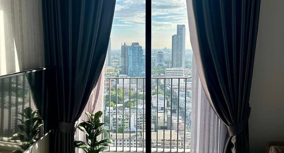 For sale 2 bedrooms condo in Watthana, Bangkok
