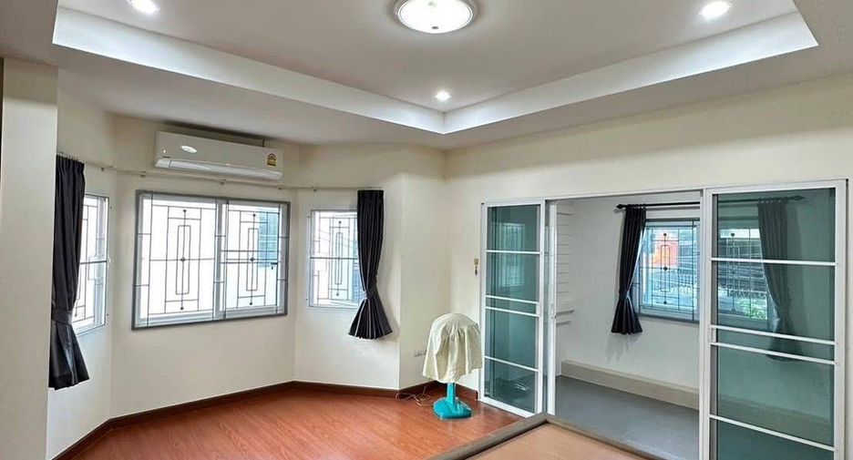 Haus zum Kauf mit 3 Zimmer in Prawet, Bangkok