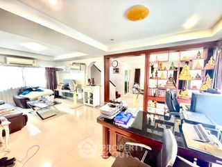 For sale 3 bedrooms house in Bang Khen, Bangkok