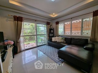 Casa en venta de 4 habitaciones en Bang Khen, Bangkok