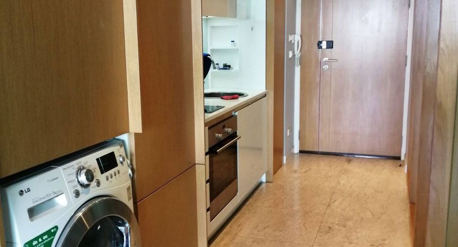 For sale 1 bed condo in Yan Nawa, Bangkok