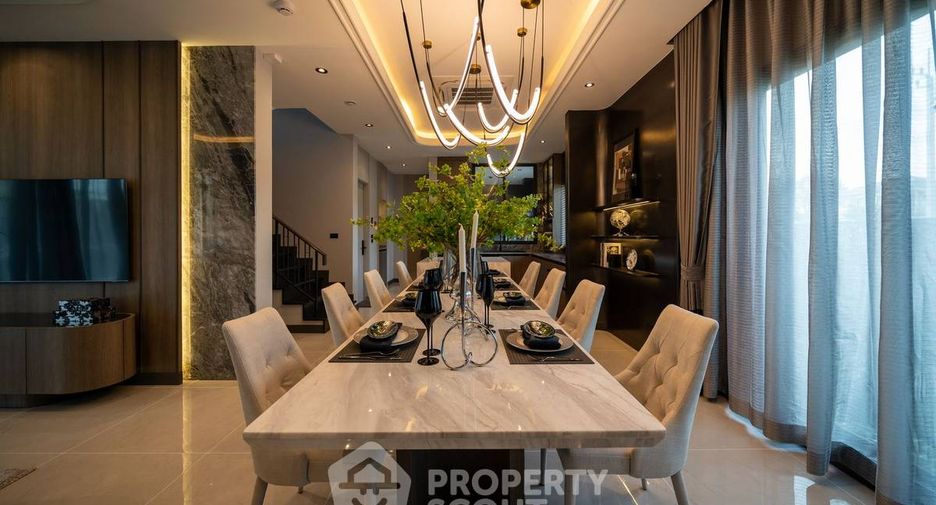 For sale 4 bedrooms house in Bang Khun Thian, Bangkok