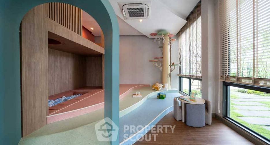 For sale 4 bedrooms house in Khlong Sam Wa, Bangkok